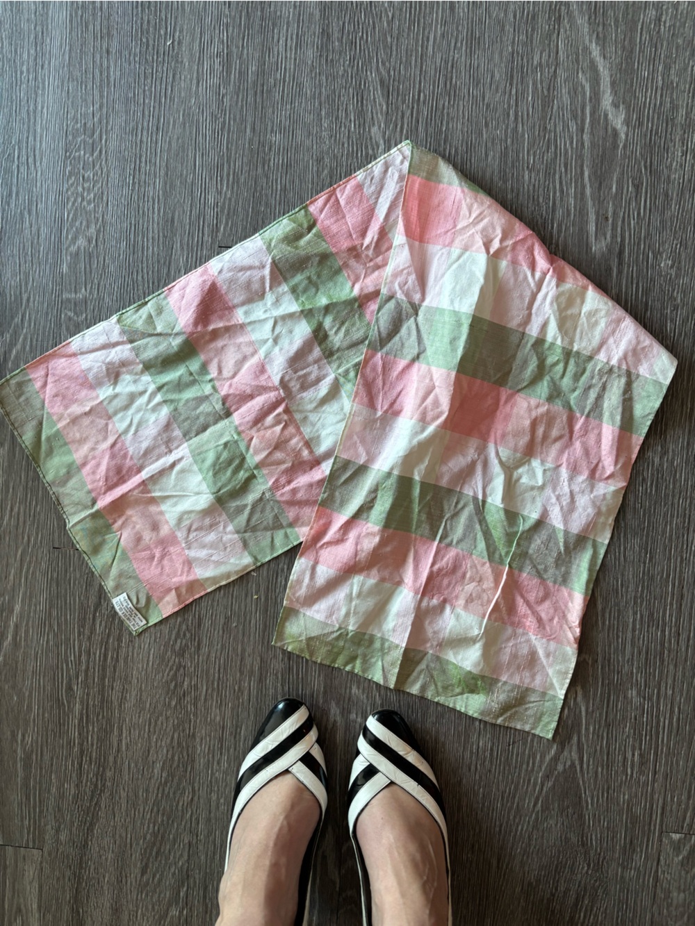 %100 🇹🇭 silk scarf Checkered Pink & Green Shorts